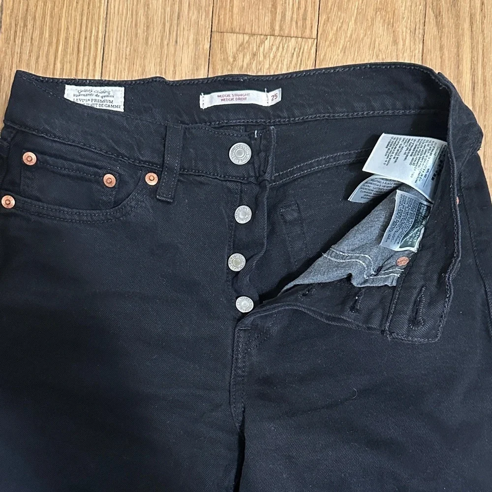 Levi's Women's Black Wedgie Straight Ankle Jeans - Size 25